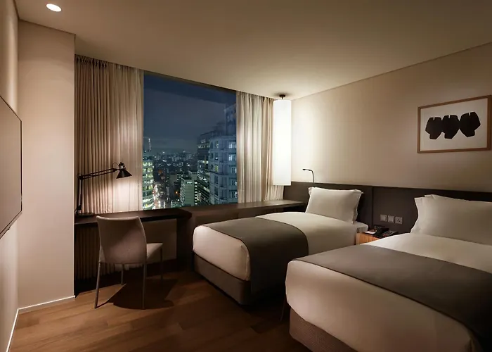 Shilla Gwanghwamun Myeongdong Hotel 4*